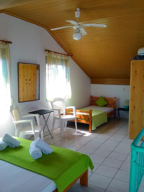 Ferienwohnung House Mantesos Kinira Exterior foto